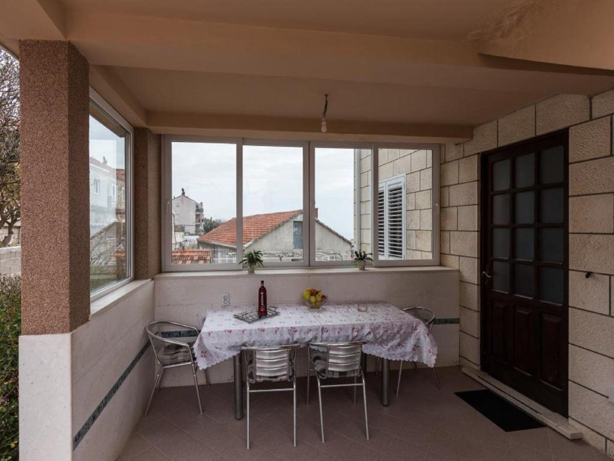 Ivo Gostinjska kuća 2*